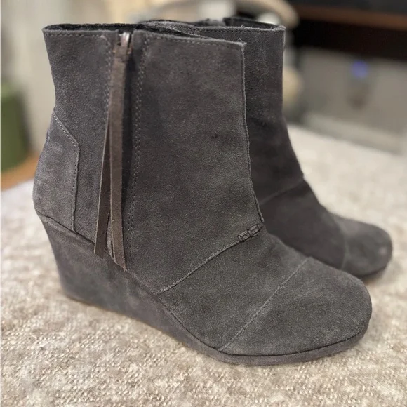 Toms Desert Suede Wedge Boots. Size 9 - Picture 2 of 5